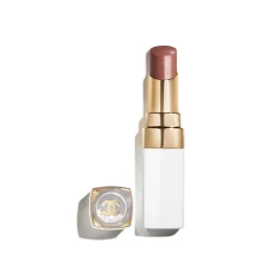 GETÖNTER, FEUCHTIGKEITSSPENDENDER, VERSCHÖNERNDER LIPPENBALSAM MIT INDIVIDUELLER FARBINTENSITÄT
